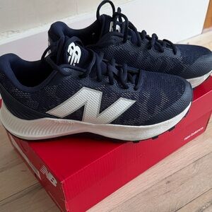 New Balance Baseball shoes FuelCell v7 Youth Turf-Trainer size W 6